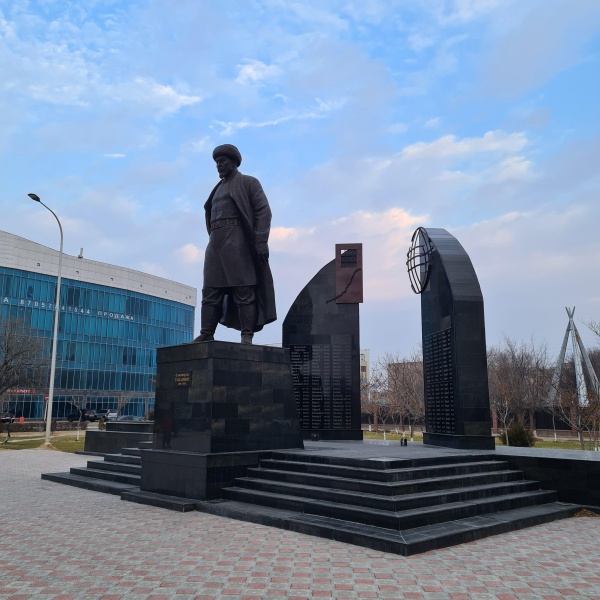 ەلى ءۇشىن تۋعان ەسىل ەر