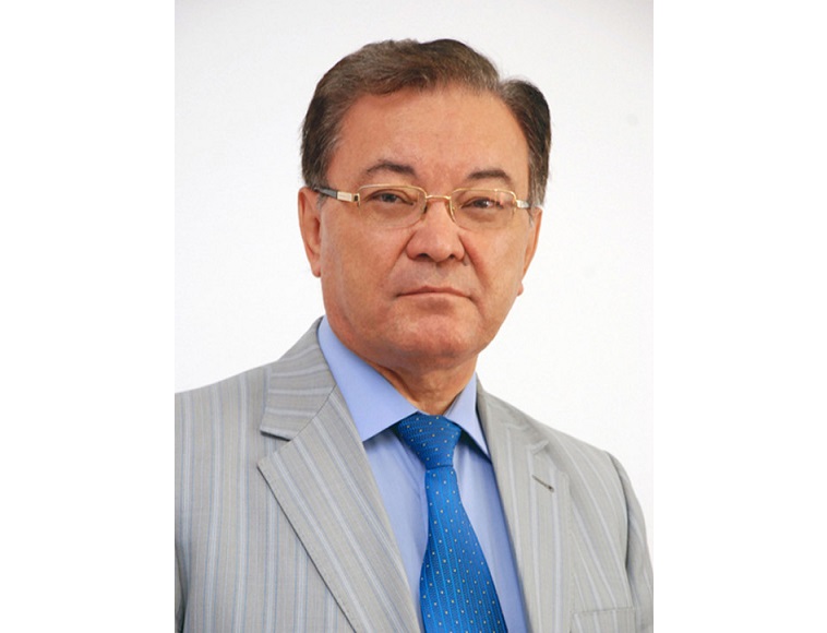 بىلىكتى عالىم, ۇلگىلى ۇستاز