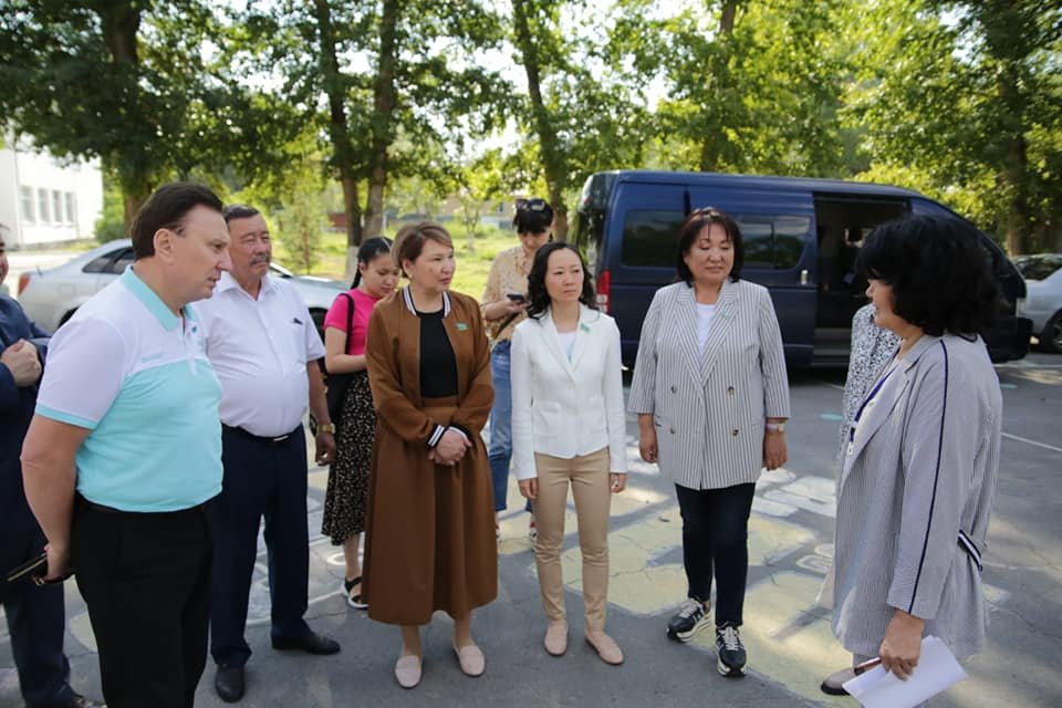 مەكتەپ قۇرىلىسى كەستەدەن كەشىكپەسە يگى