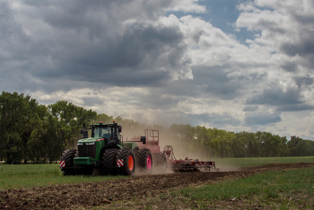 تراكتوردىڭ قۇنى – شارۋانىڭ مۇڭى