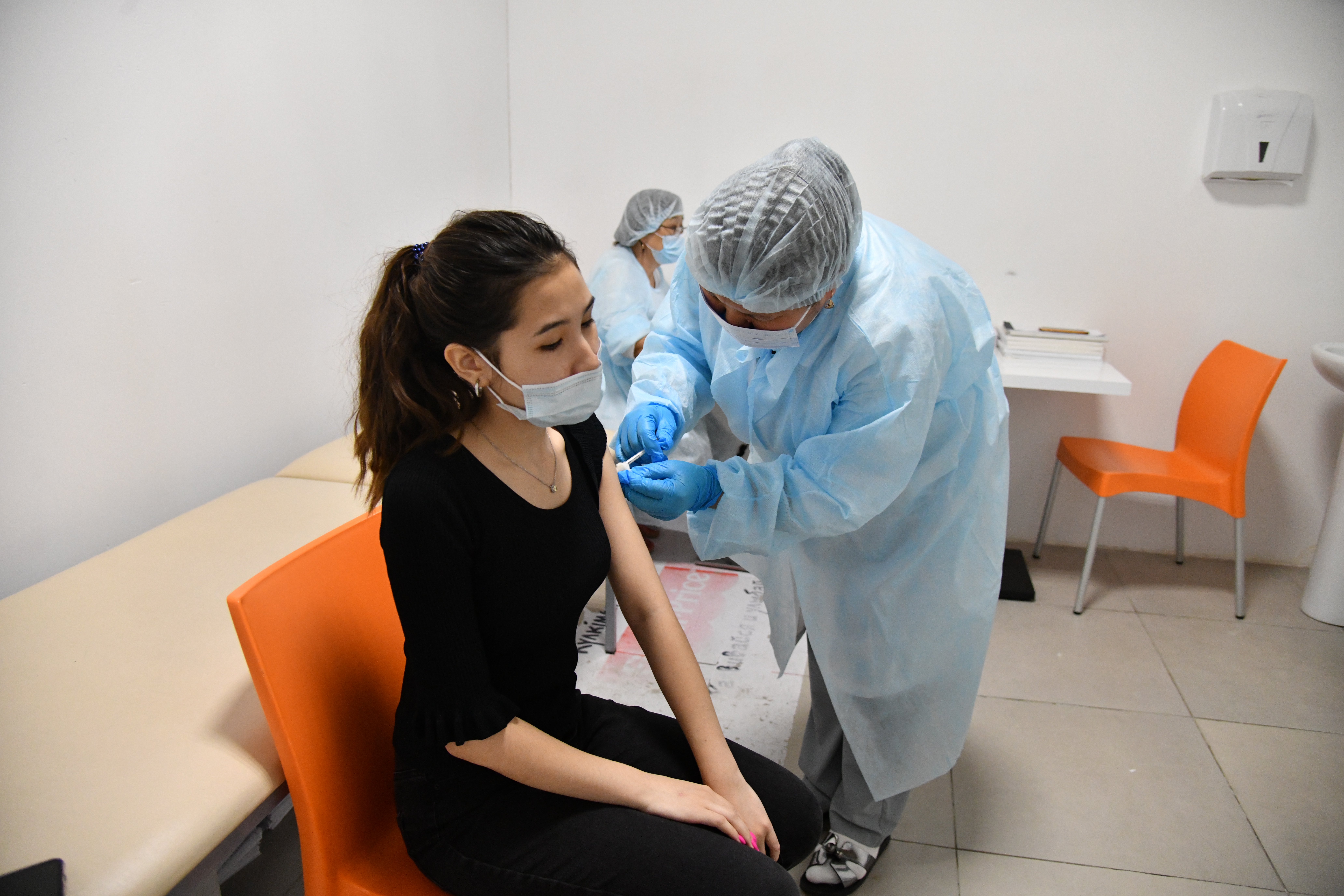 ۆاكتسينا الماعاندار اۋىرىپ جاتىر