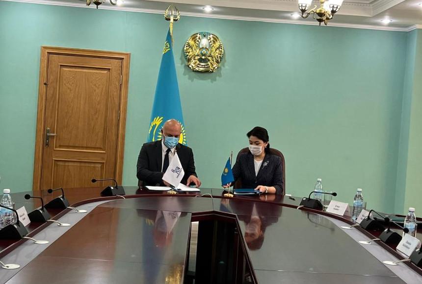 مەموراندۋمعا قول قويىلدى