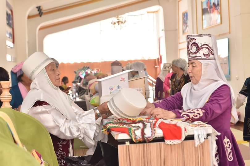 سالت-ءداستۇرىمىز – ساف التىنداي قۇندىلىعىمىز