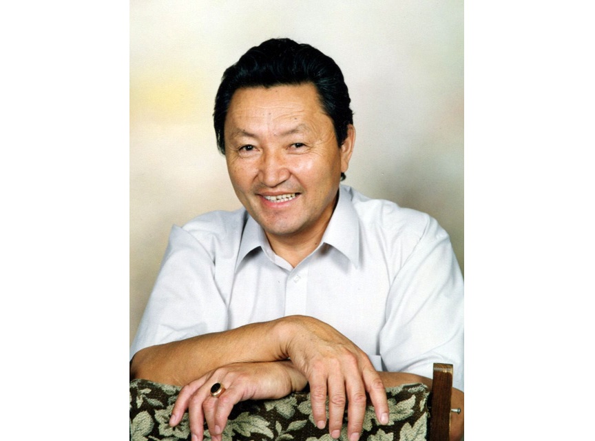 جازۋشى, دراماتۋرگ يگەن حاسەن ۇلى: كەرى مىنەز بە, سەرى مىنەز بە دەيتىن ساتتەر دە باستان ءوتتى