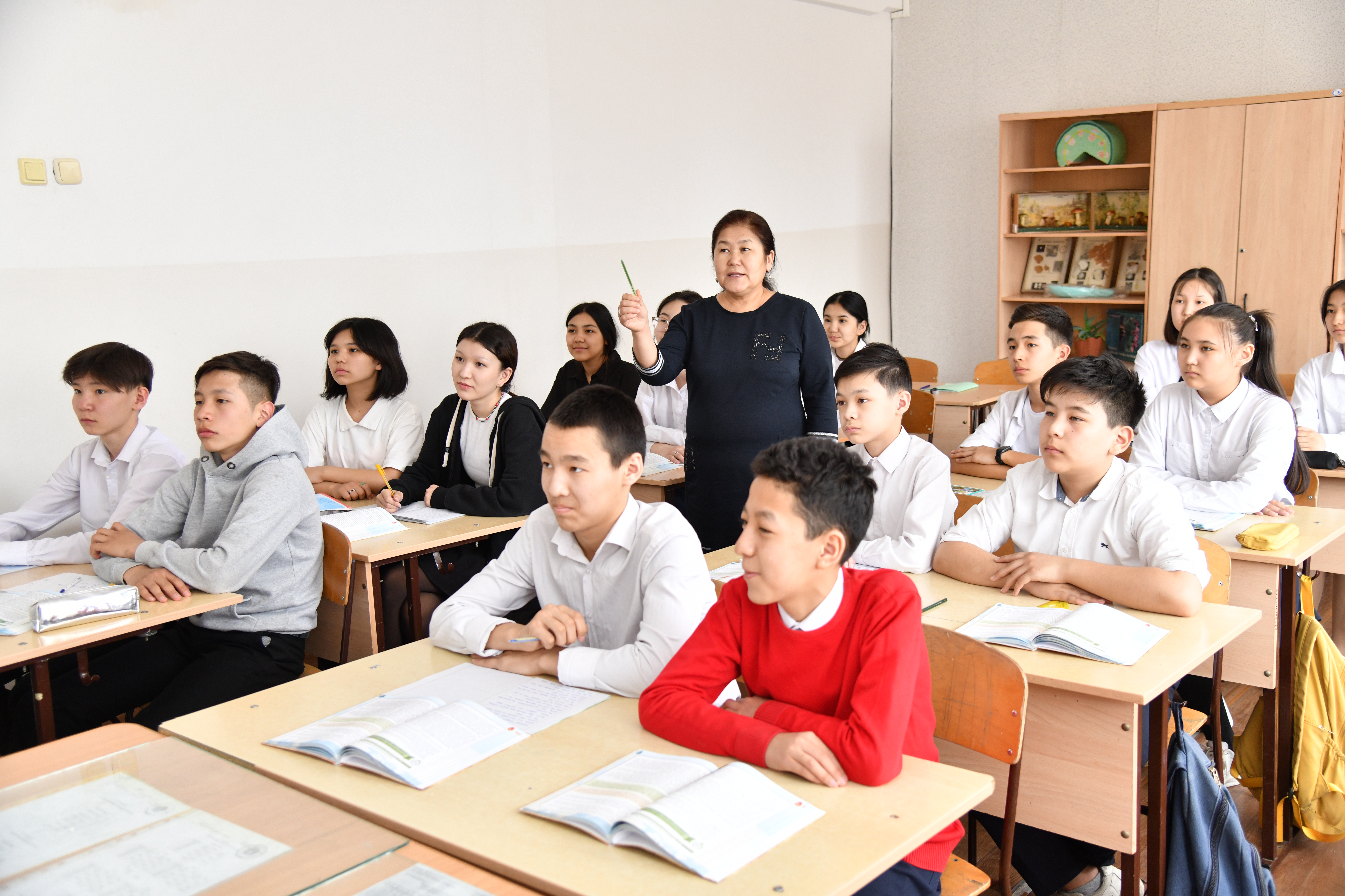 ورالداعى قازاق مەكتەپتەرى: سان دا, ساپا دا ءوسىپ كەلەدى