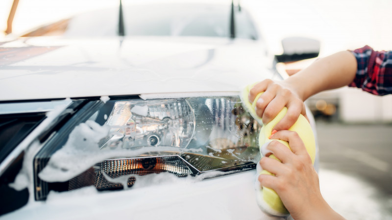 «اينەگىڭىزدى جۋىپ بەرەيىك»