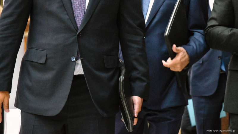 اۋىل ەڭبەككەرلەرىمەن جۇزدەستى