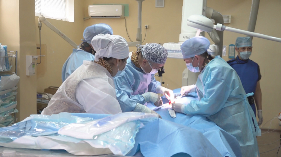 قايتا كەسىلگەن تۇساۋ