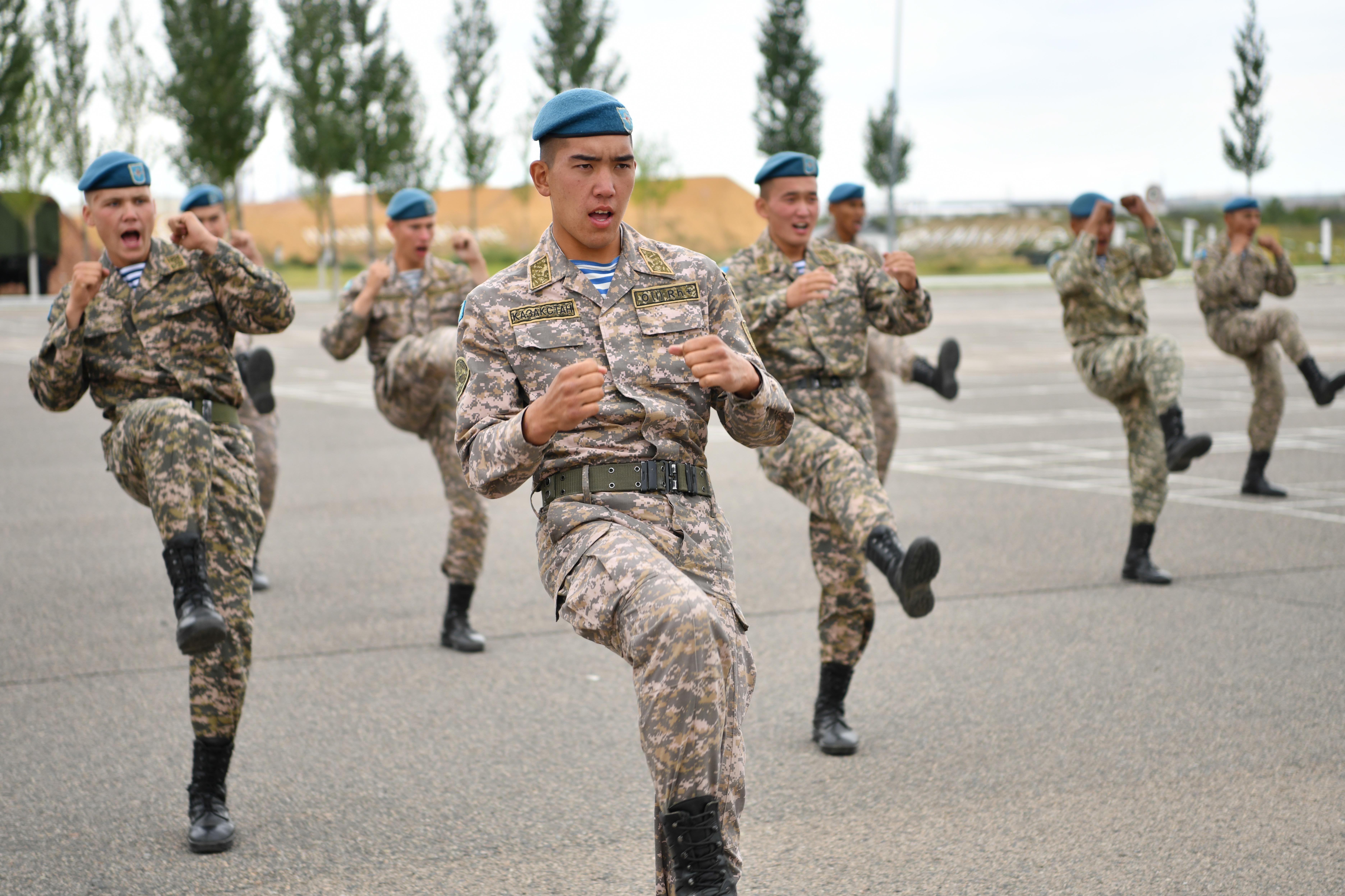 ساپتا – دەس بەرمەيتىن دەسانتشىلار