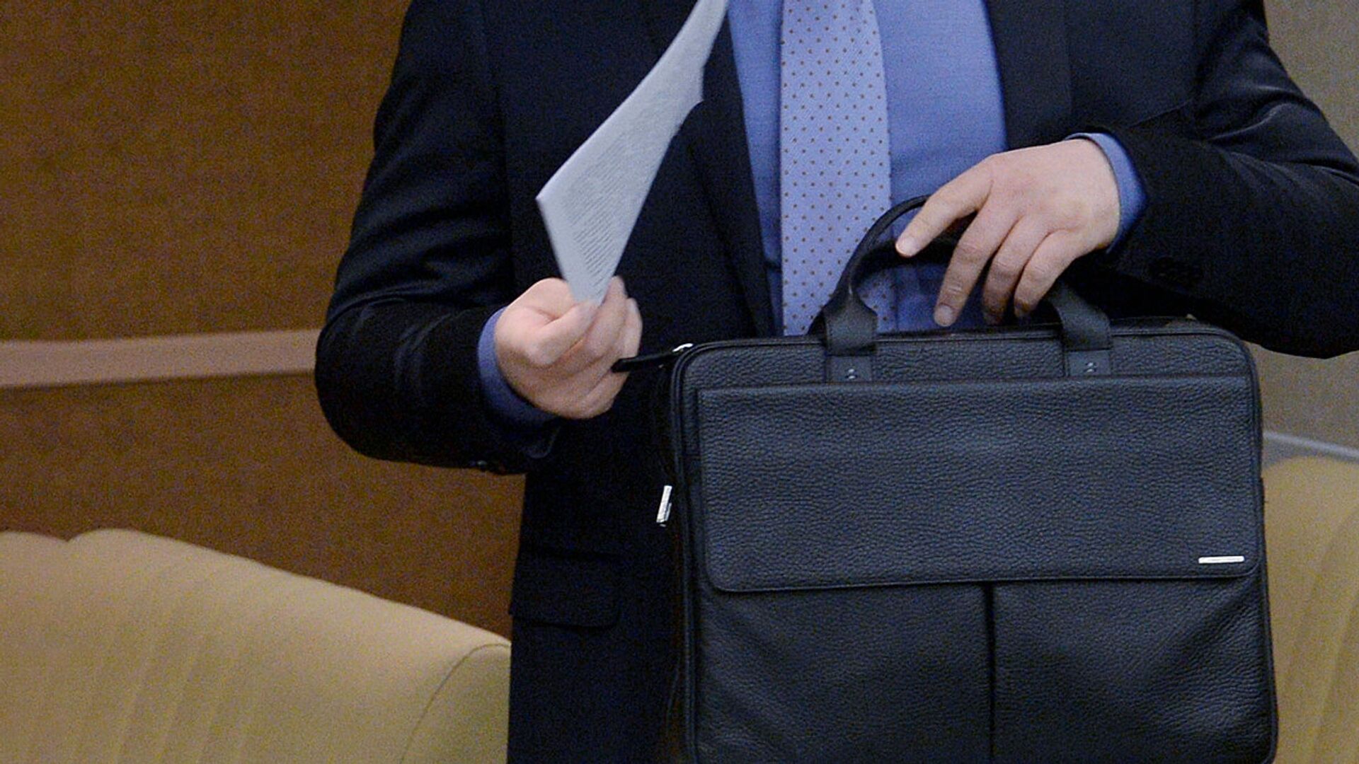 شارۋالاردىڭ شاعىمىن تىڭدادى