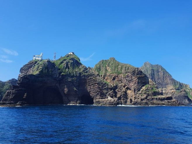 دوكتو كىمگە تيەسىلى؟