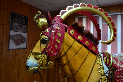 شىعىس قازاقستاندا كونە جادىگەرلەر كورمەسى ءوتىپ جاتىر