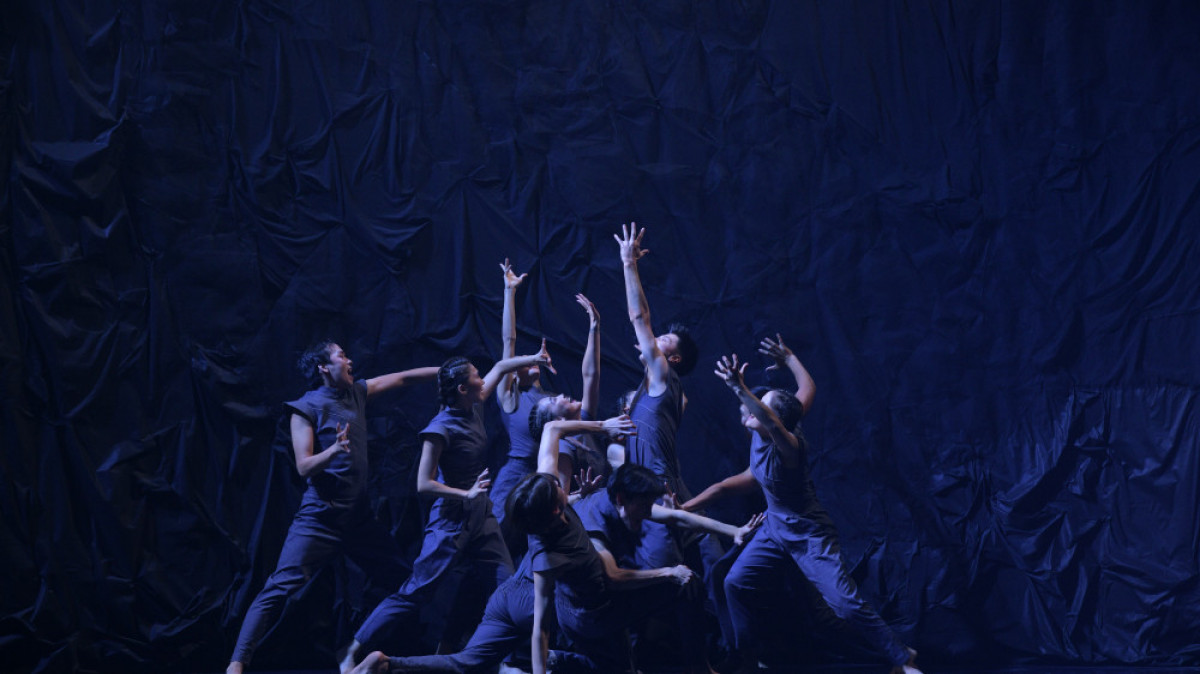 ەلوردادا پلاستيكالىق سپەكتاكل قويدى