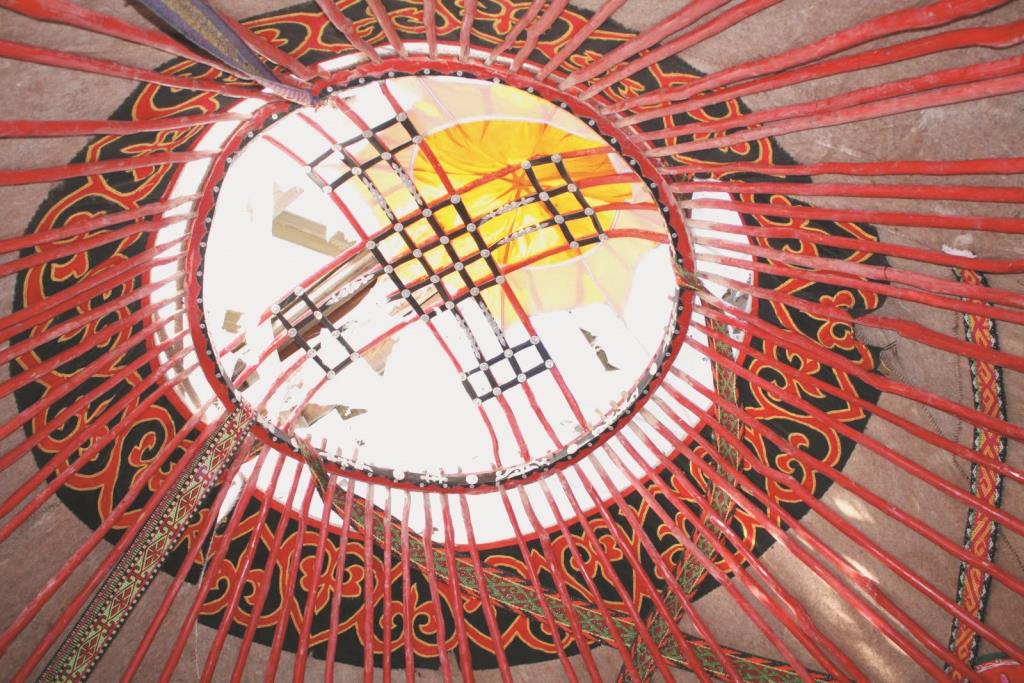 ادىلدىك بار جەردە بەرەكە بار