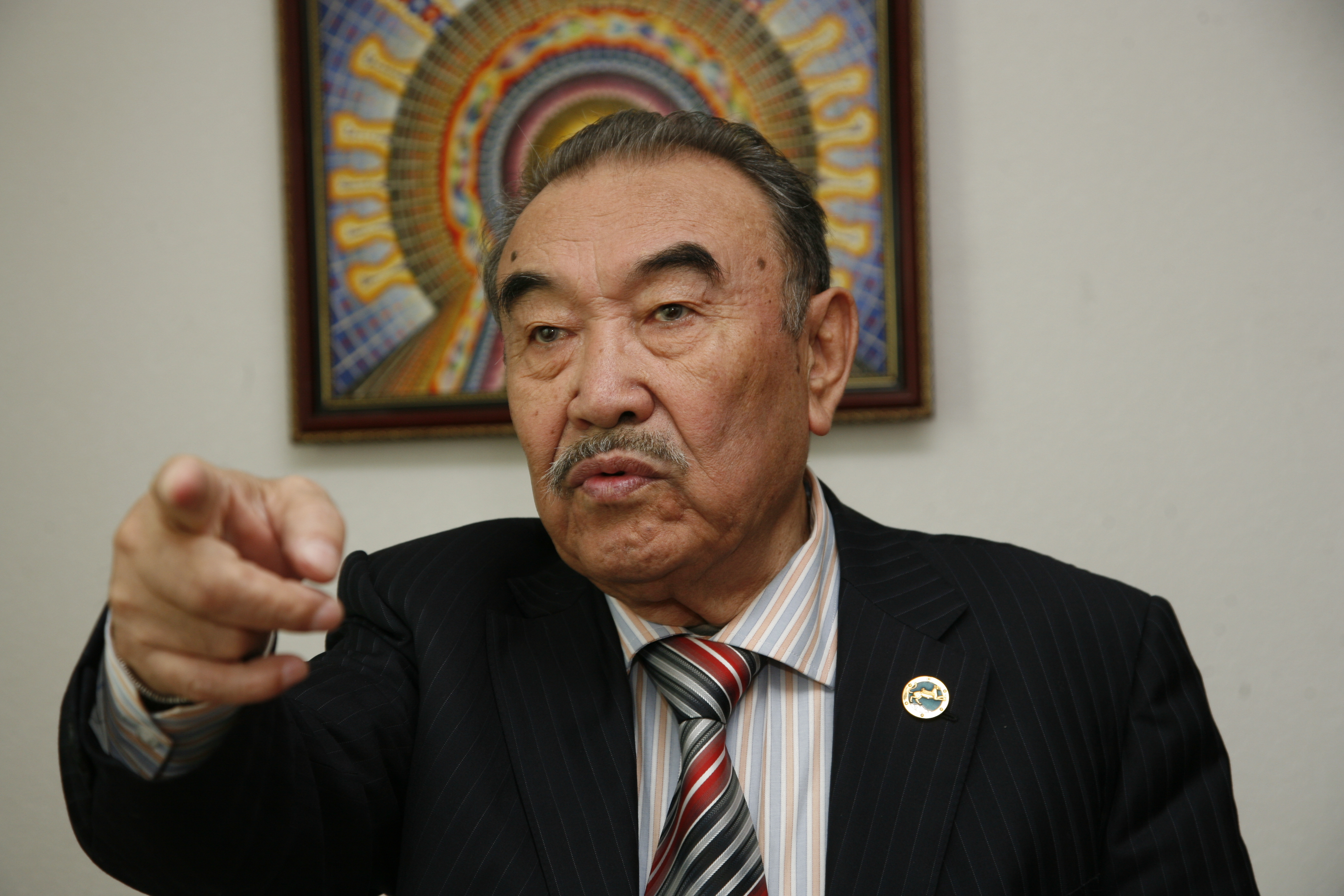 شىندىقتىڭ شارايناسى: شەرحان مۇرتازانىڭ كوزقاراسى مەن ۇستانىمى