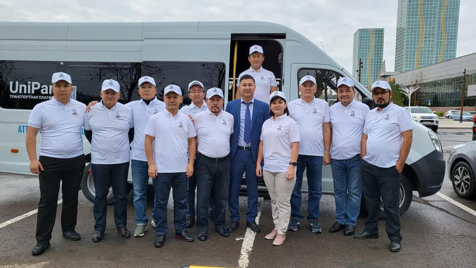 احاڭ جۇرگەن جولمەن...