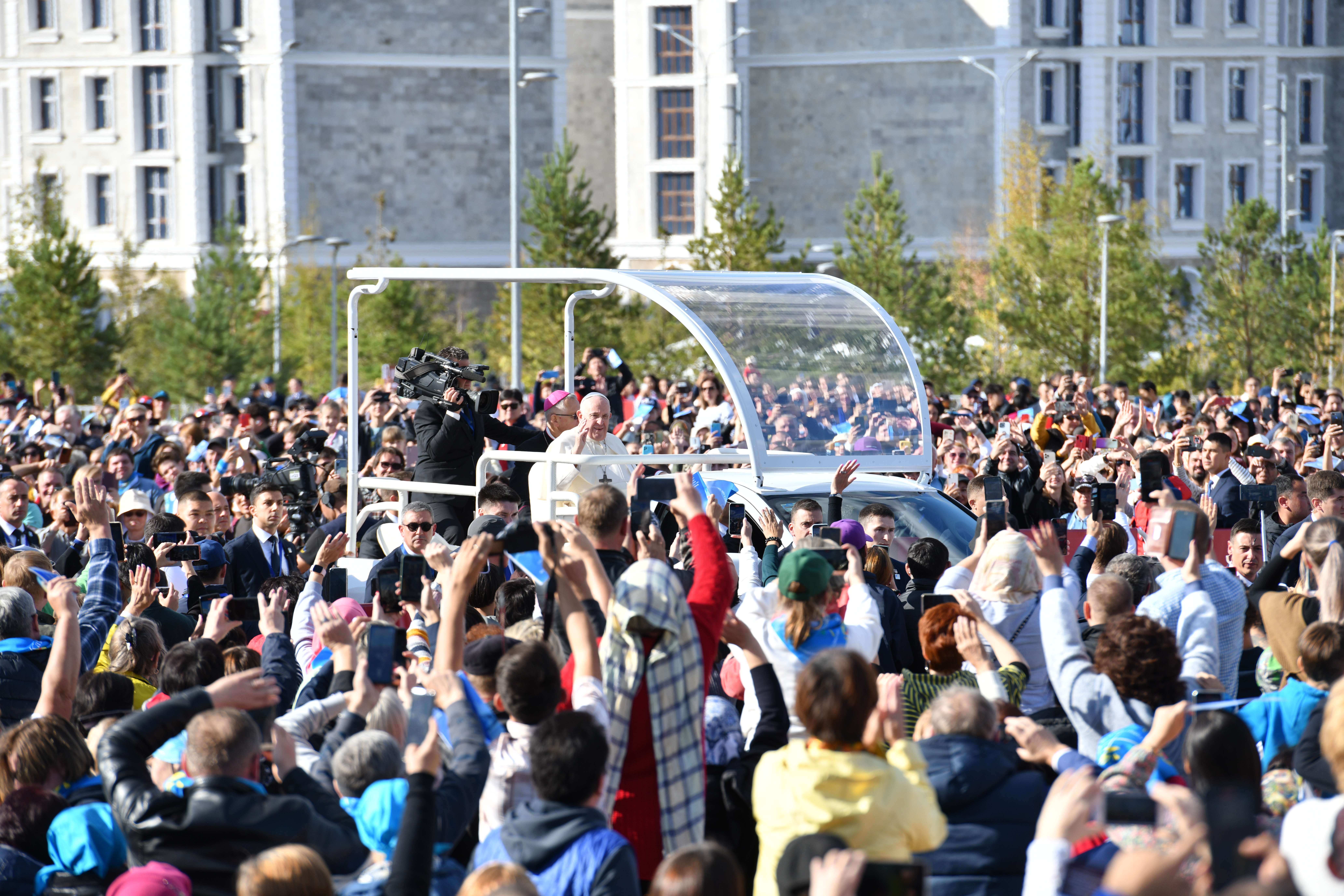 مەسسا ءراسىمىن وتكىزدى