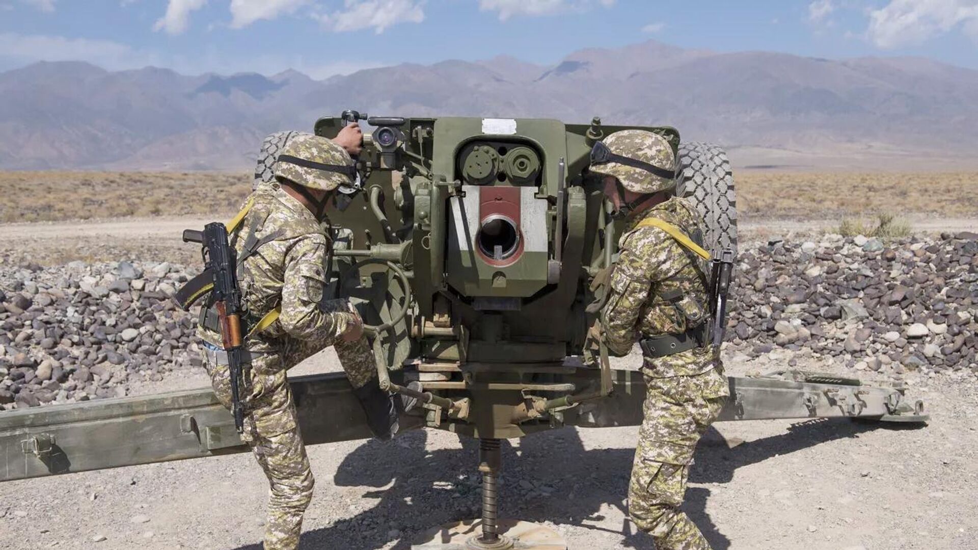 شەكاراداعى شيەلەنىس تاعى ءورشىدى