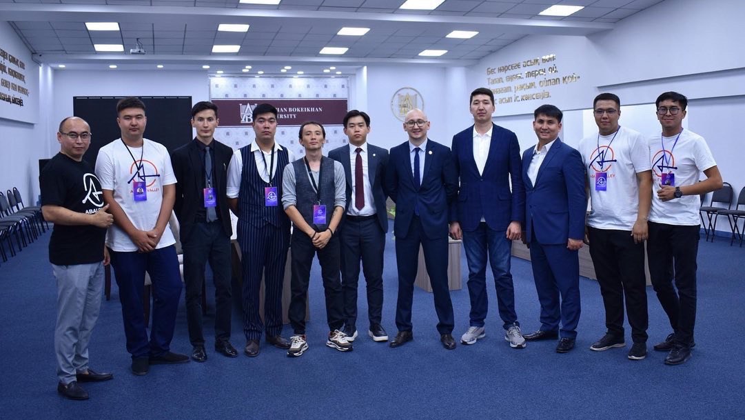 Abai IT-Valley تەحنوپاركى بىلىكتى IT-ماماندارمەن تولىعادى