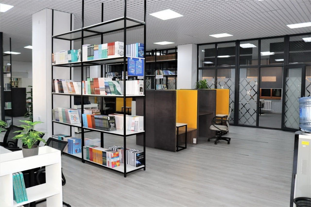 جاڭا ۇلگىدەگى كىتاپحانا