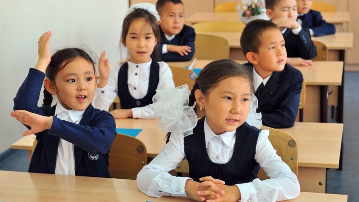 انا تىلىندە وقىپ ءجۇر...