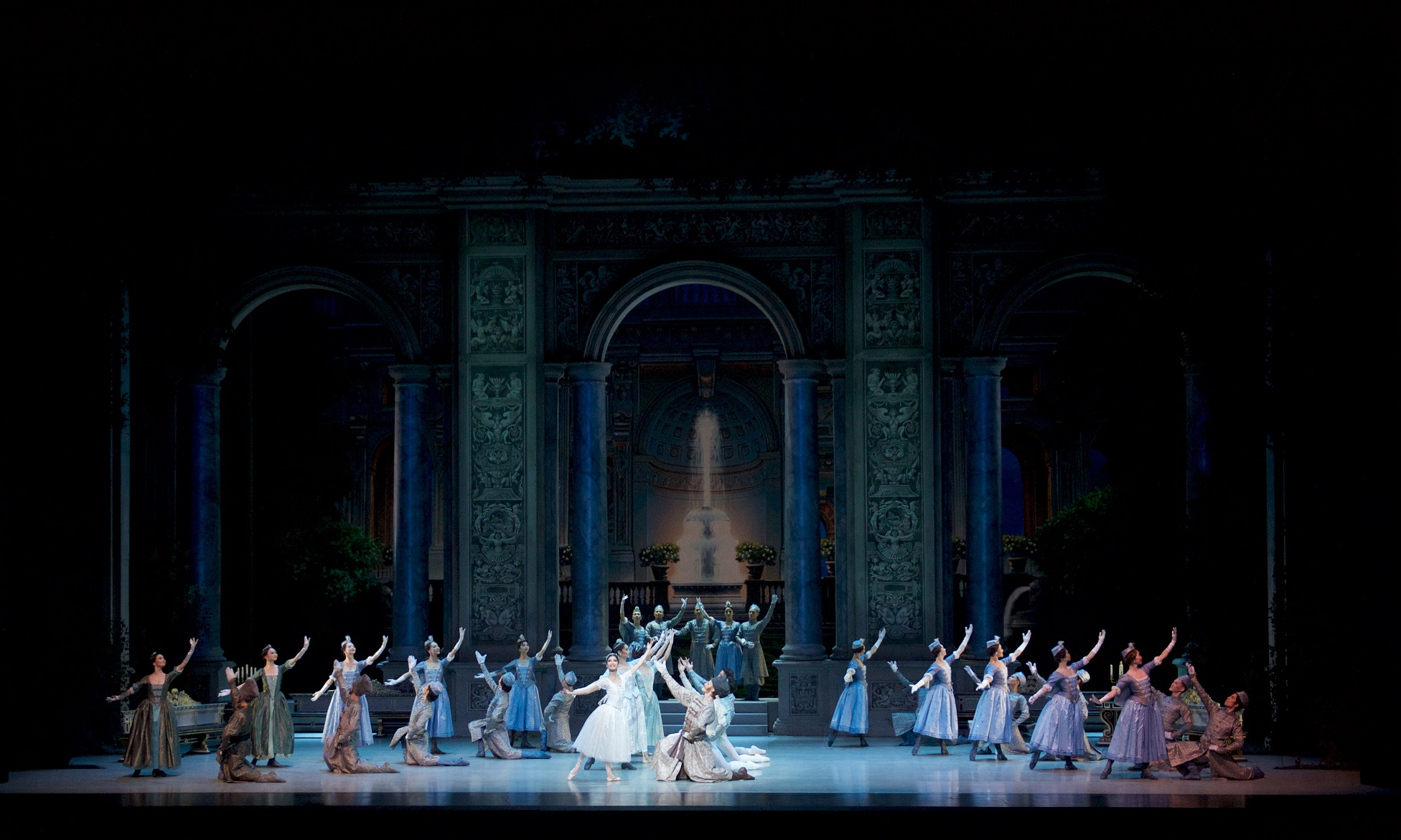 «استانا وپەرا» ترۋپپاسى – كرەمل تورىندە