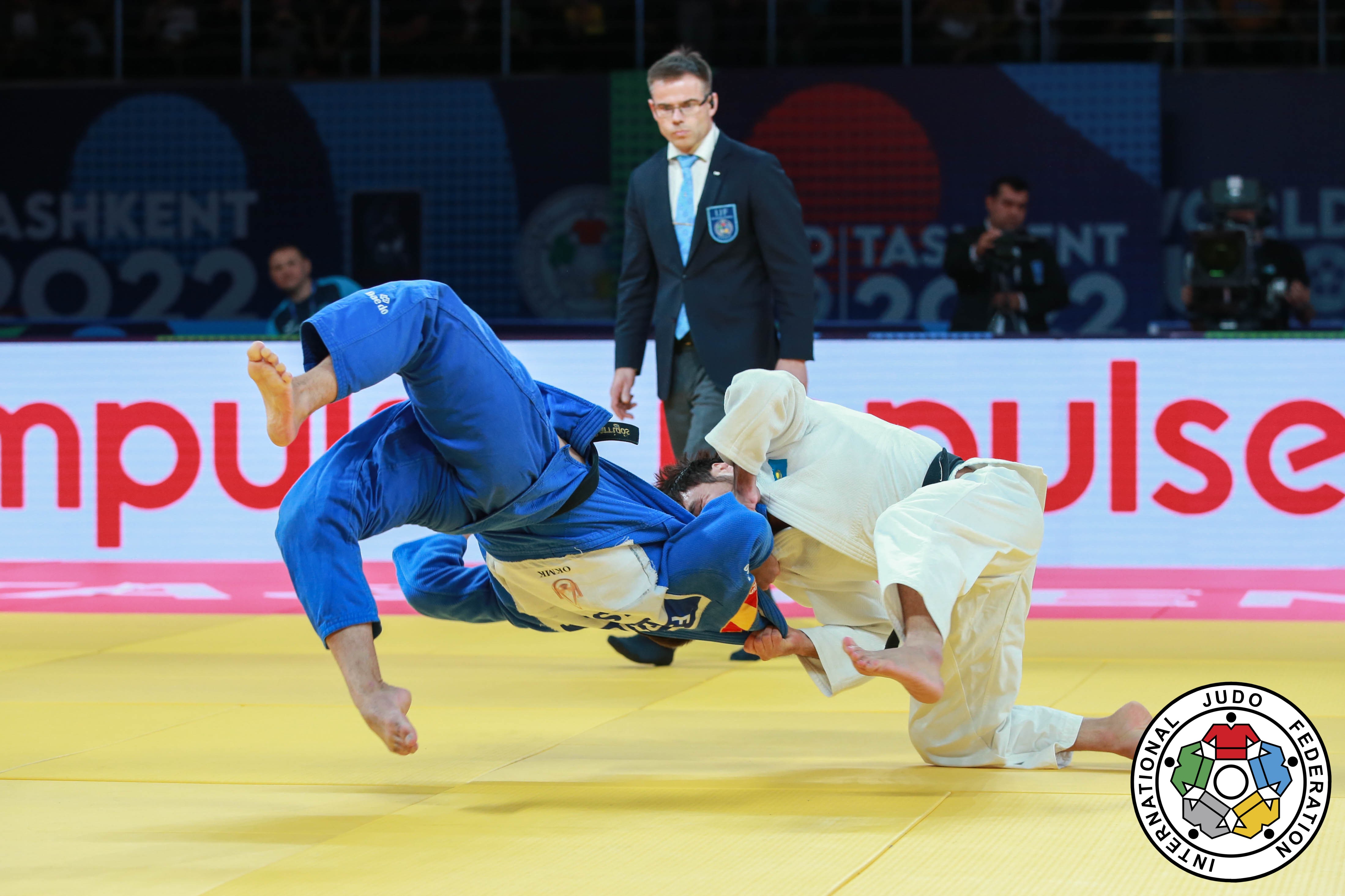 تاشكەنتتە التىن الا المادىق