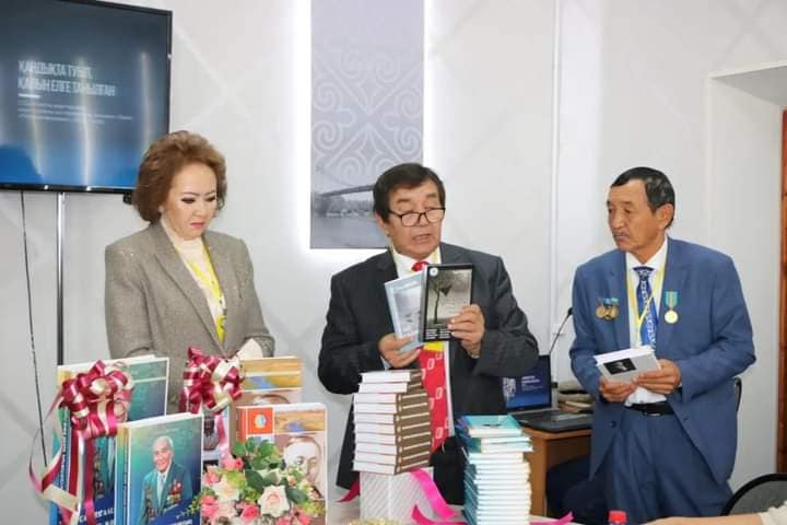 كىتاپحاناعا ەسىمى بەرىلدى