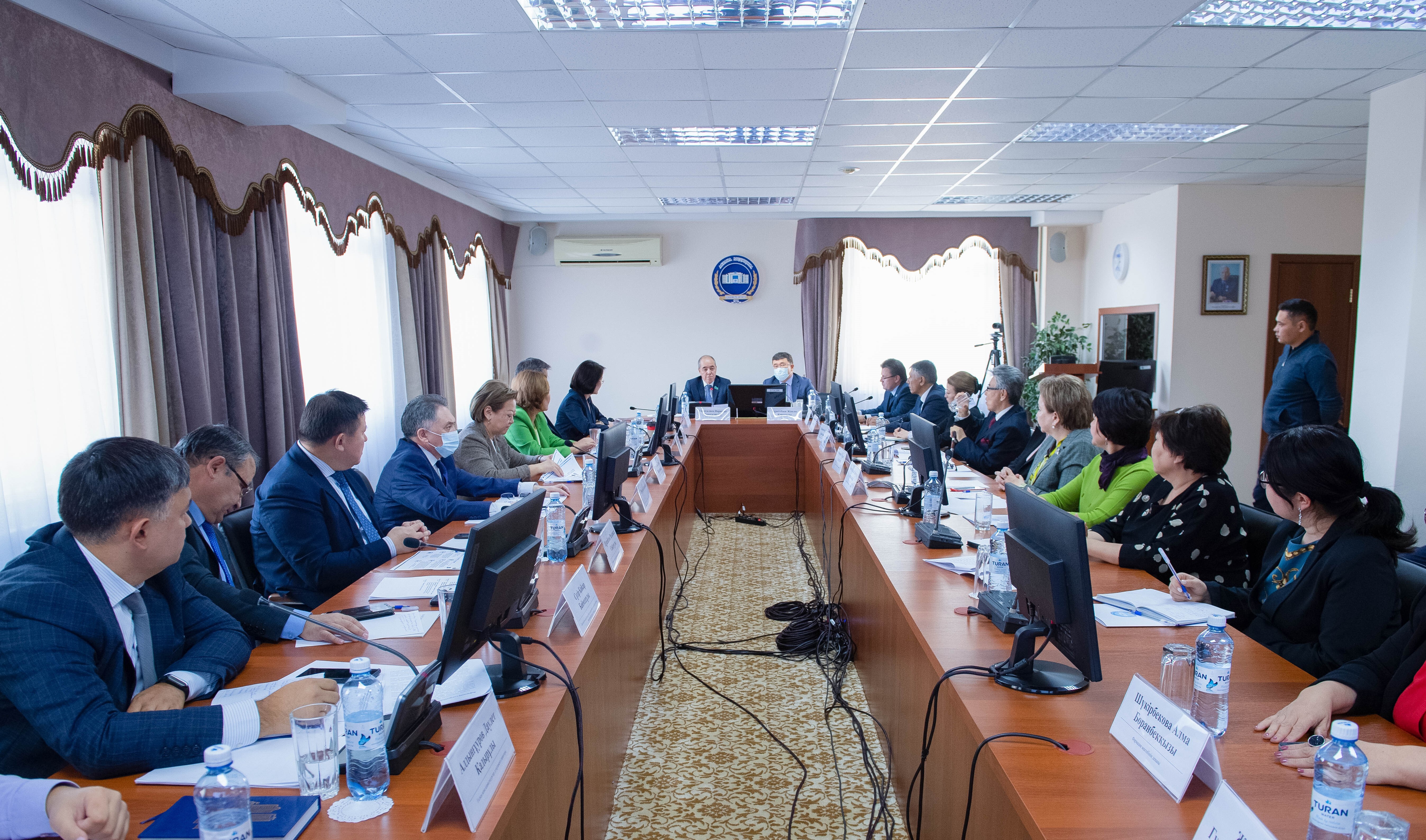 ماماندىق سالالانا تۇسەدى