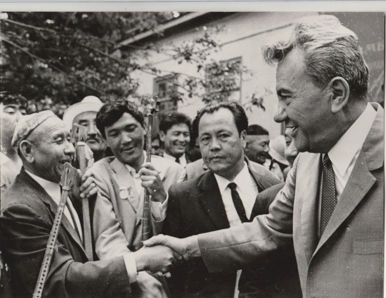 «مەن حالقىما سەنەمىن, ونىڭ بولاشاعى زور»