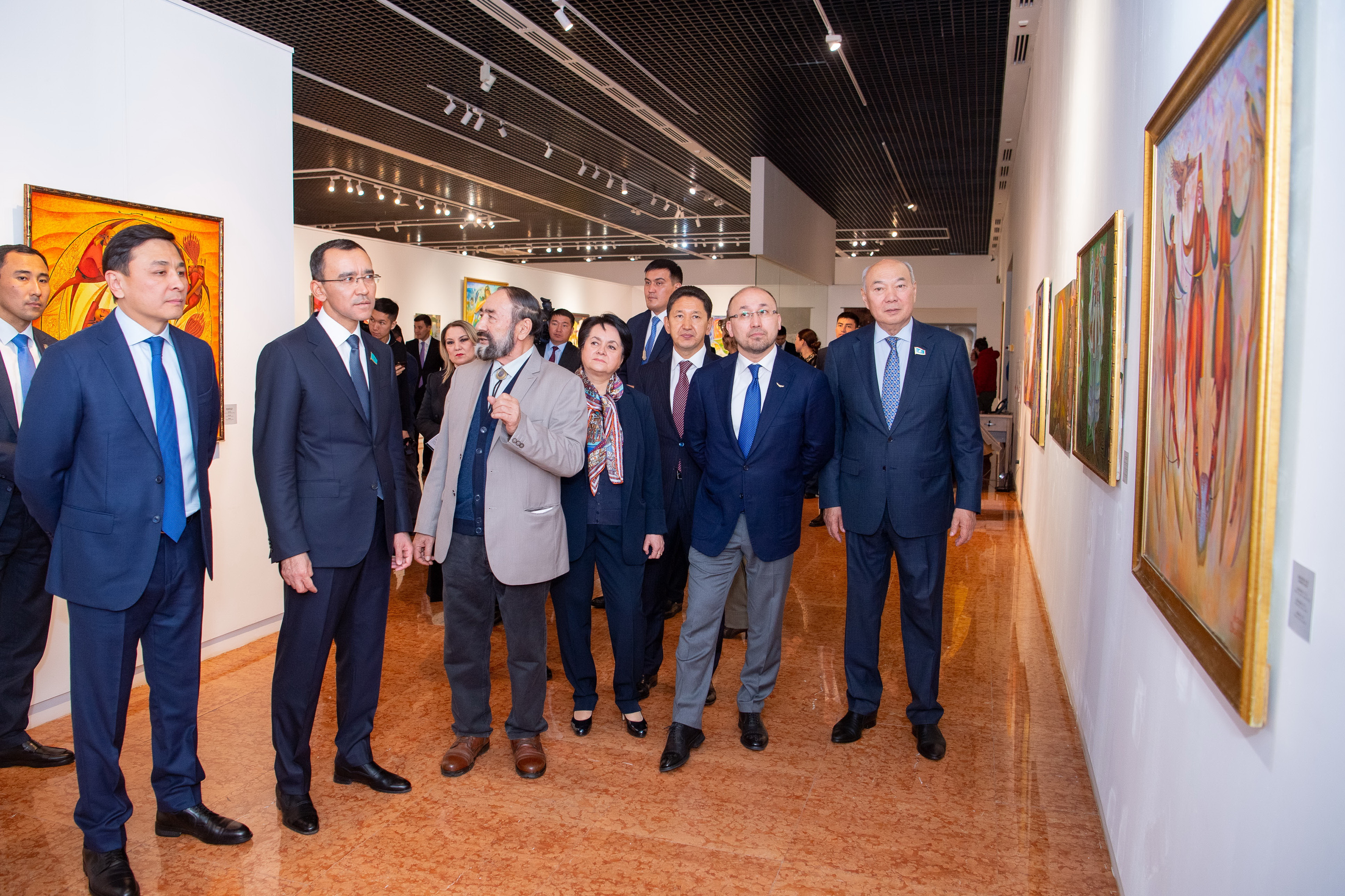 ۇلتتىق ەرەكشەلىكتى  ۇلىقتاعان كورمە