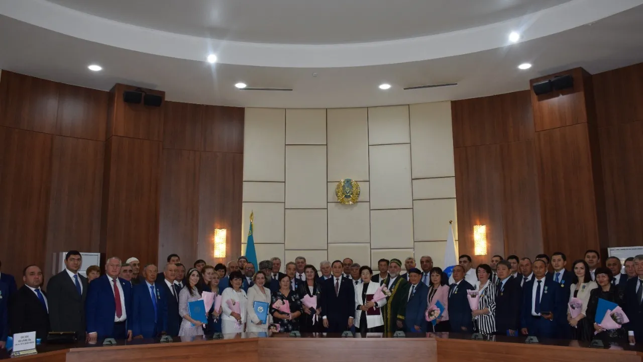 اسسامبلەيا مۇشەلەرىنىڭ ماراپاتى