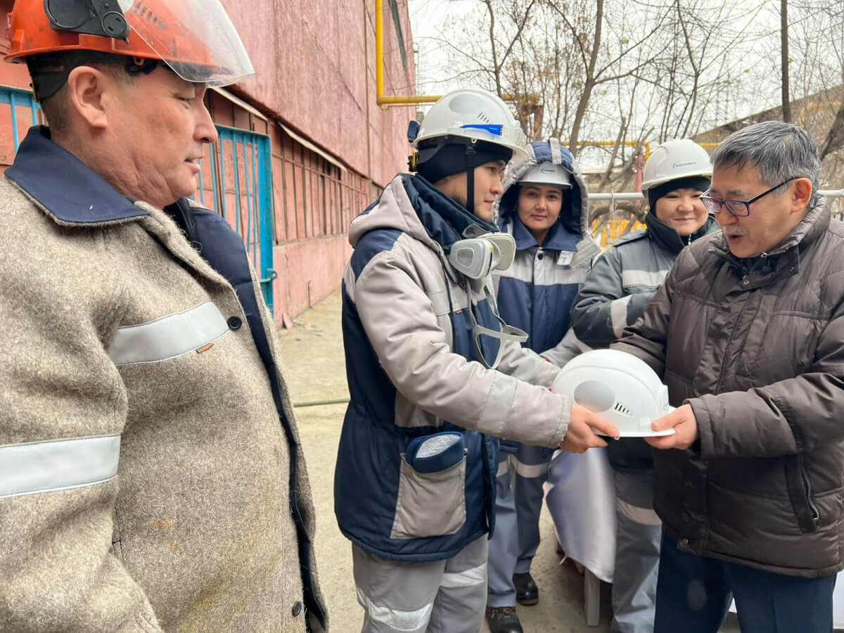 الەۋمەتتىك ماسەلەگە دەن قويدى