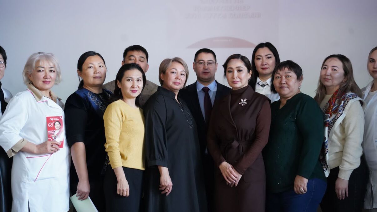 شاھار جۇرتشىلىعىمەن جۇزدەسۋ