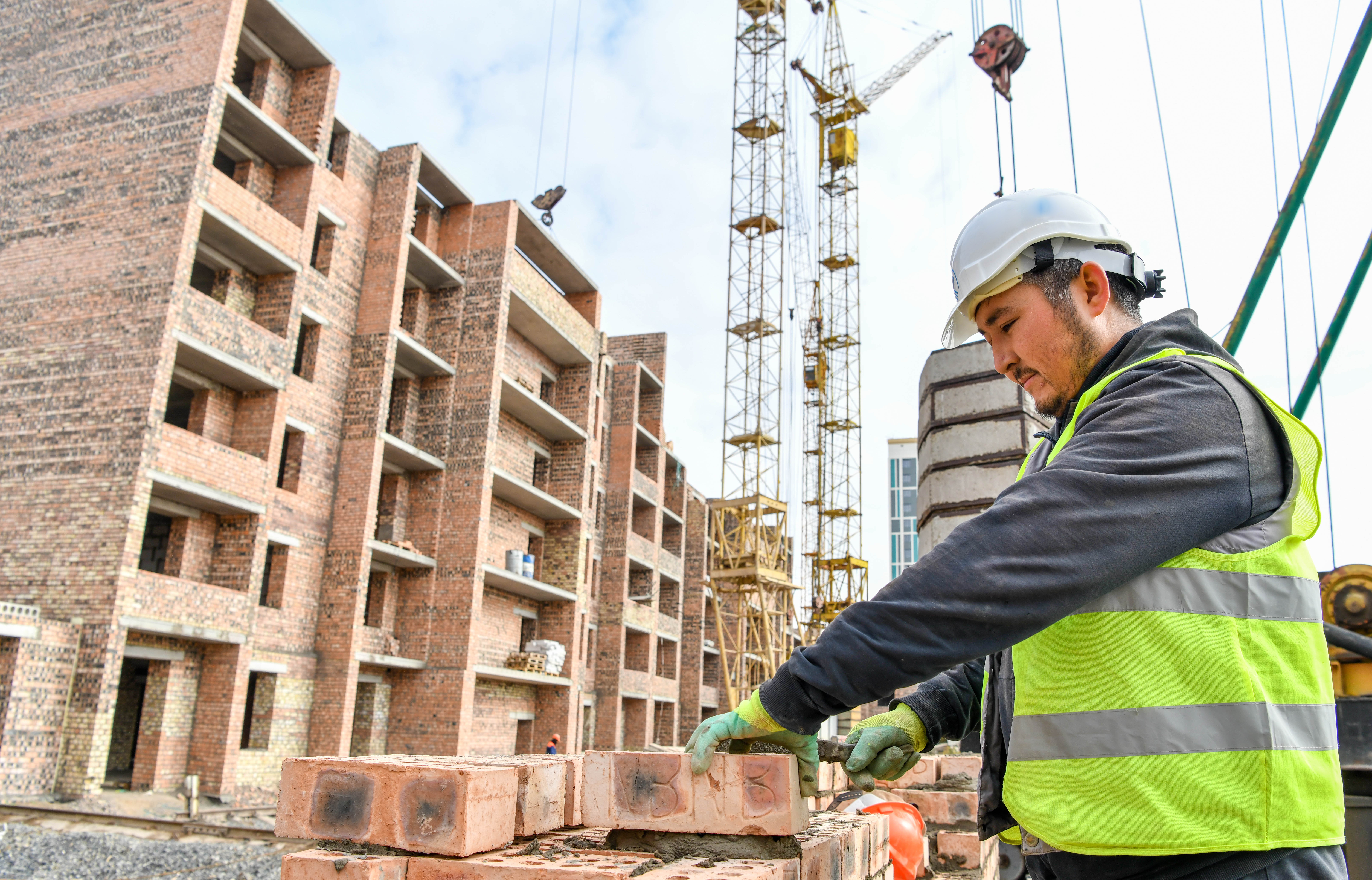 قۇرىلىس – ماڭىزدى سالا