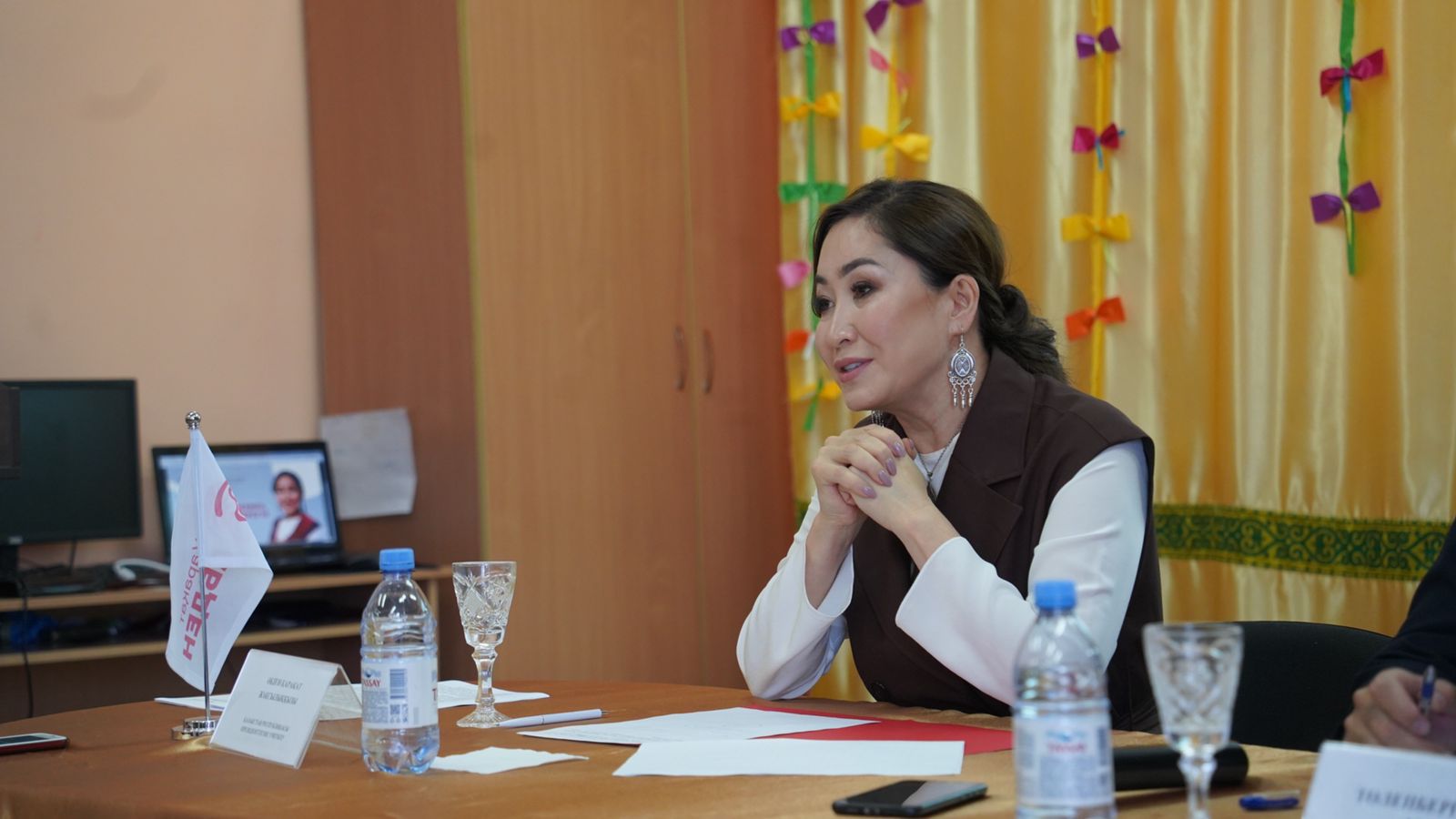 ۇرپاق تاربيەسى – انالاردىڭ قولىندا