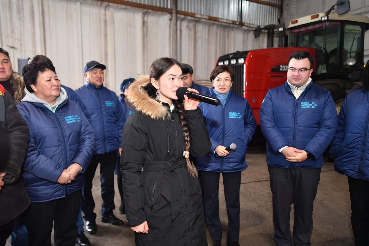 تاريحي كەزەڭگە قادام