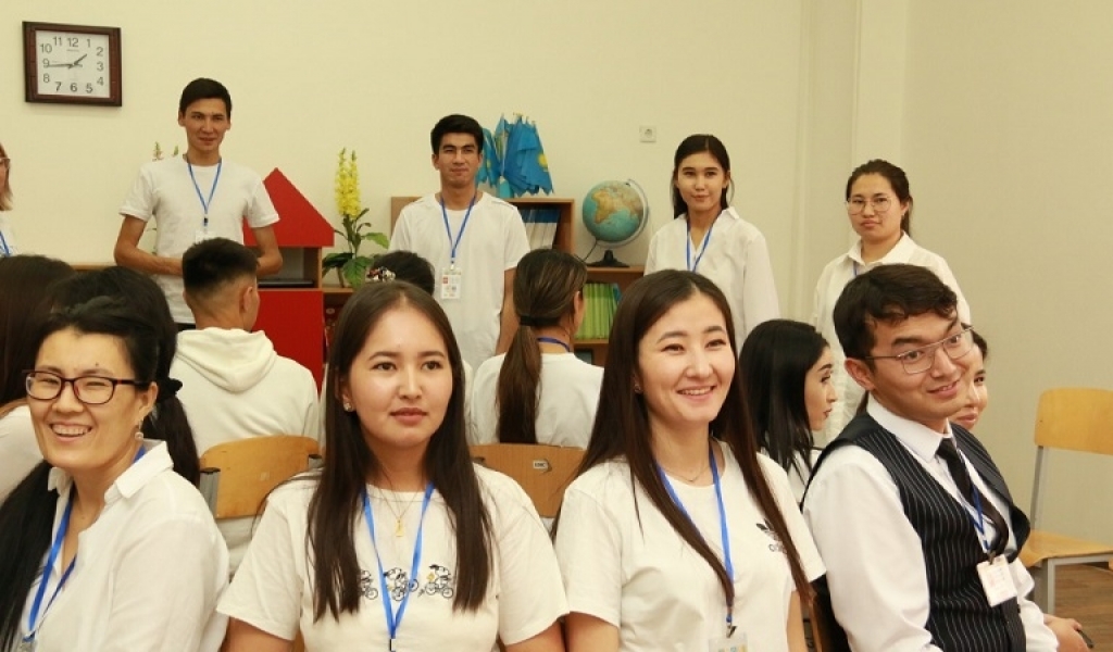 جاس پەداگوگتەردىڭ تاجىريبە الاڭى