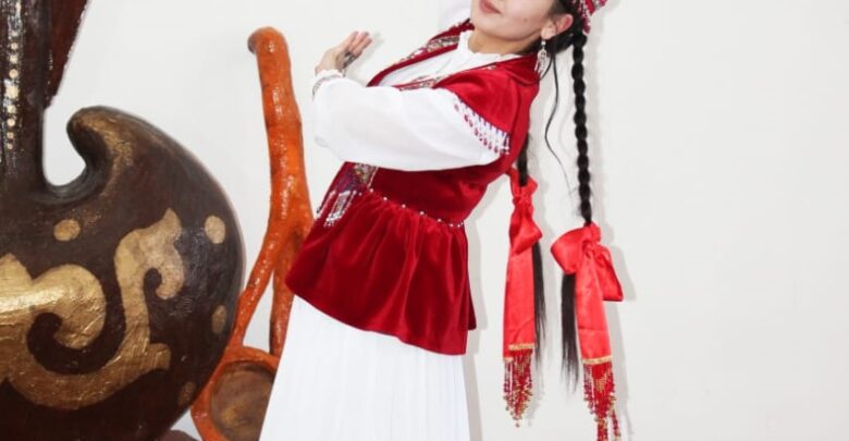 جەڭىسكە قۇشتار جەتى قىز