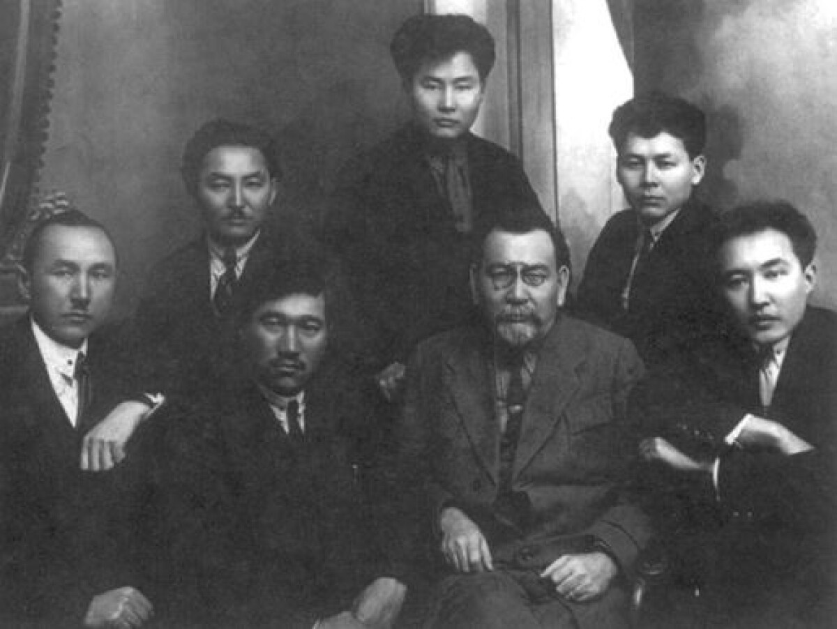 «ازاتتىق اسىلى – مادەنيەتتە»