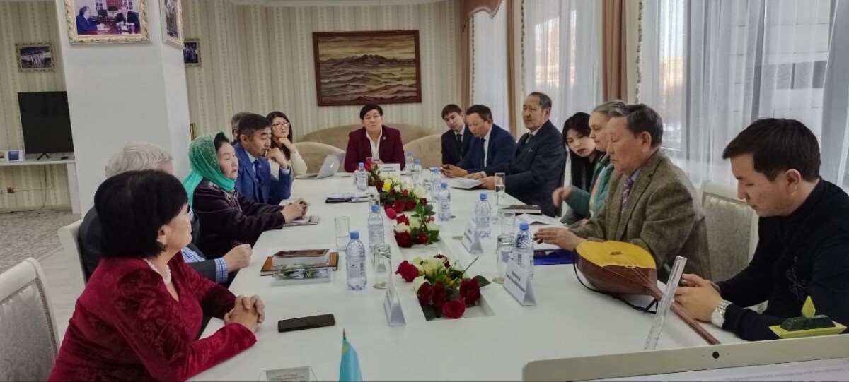 ابايدىڭ «قارا سوزدەرى» نورۆەگ تىلىنە اۋدارىلدى