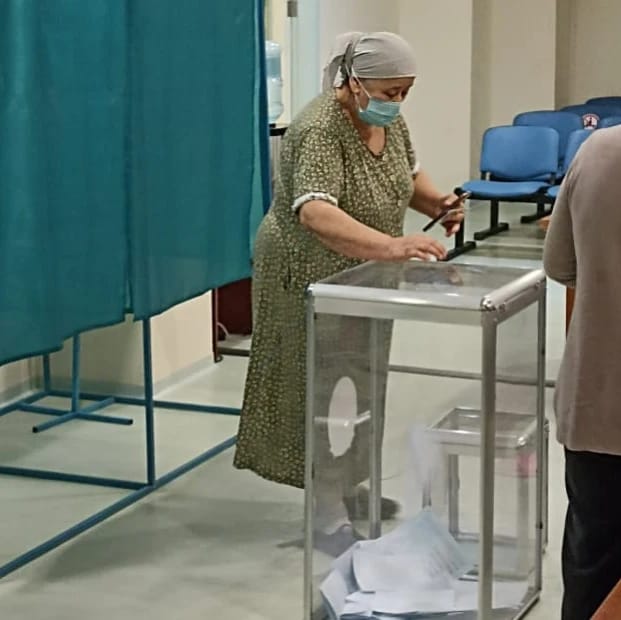 بالامەن اۋرۋحانادا جاتقان اتا-انالار قالاي داۋىس بەردى؟