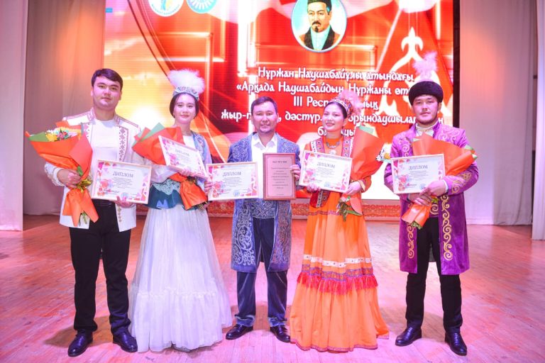 ارقادا ناۋشابايدىڭ نۇرجانى وتكەن