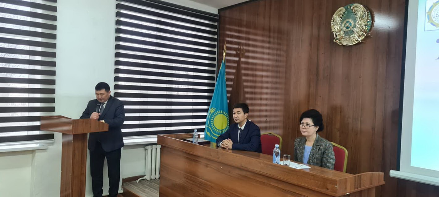 جۇمىس بەرگەننىڭ ءجۇزى جارقىن