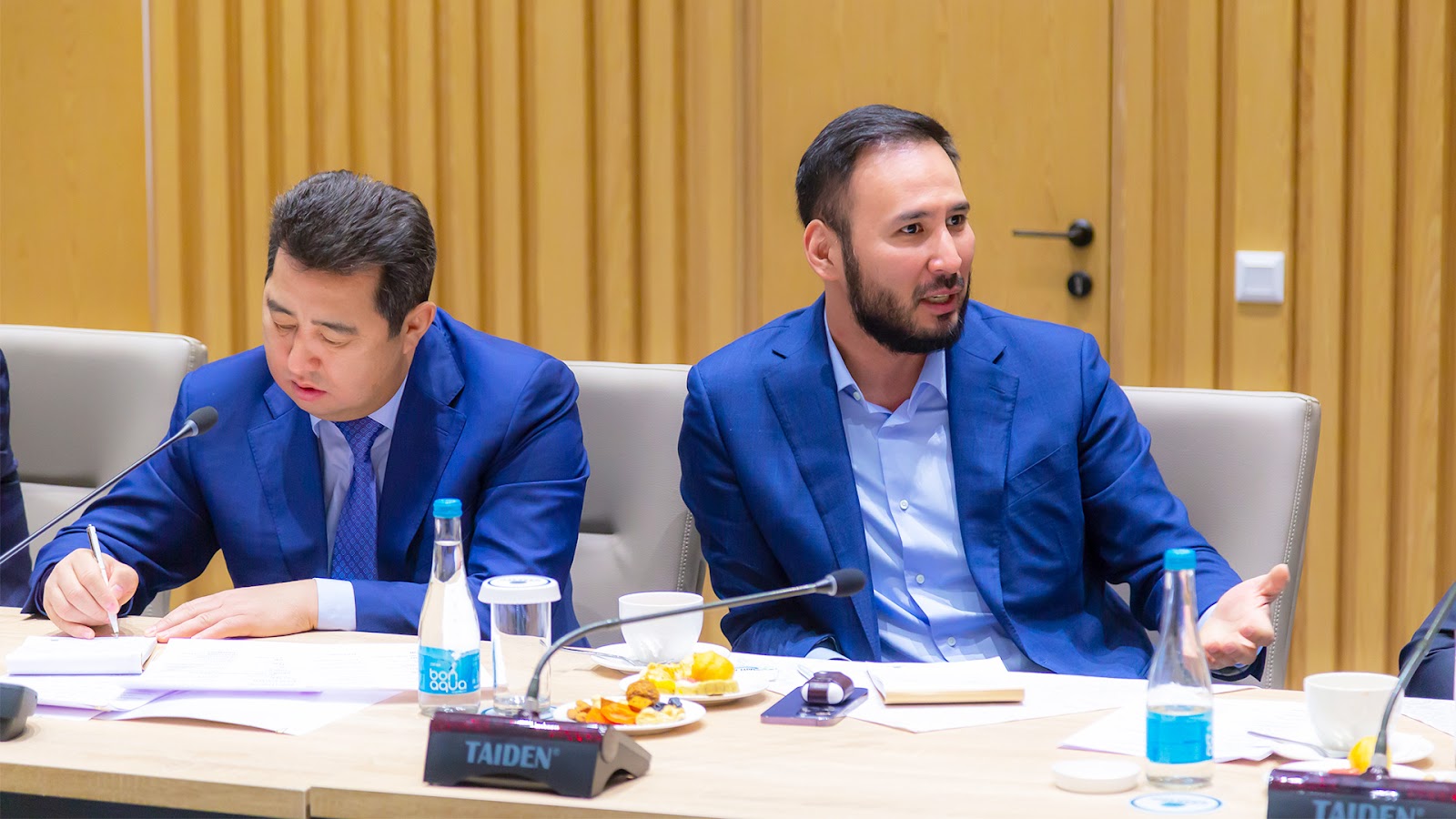 اگروونەركاسىپ ماسەلەسى تالقىلاندى