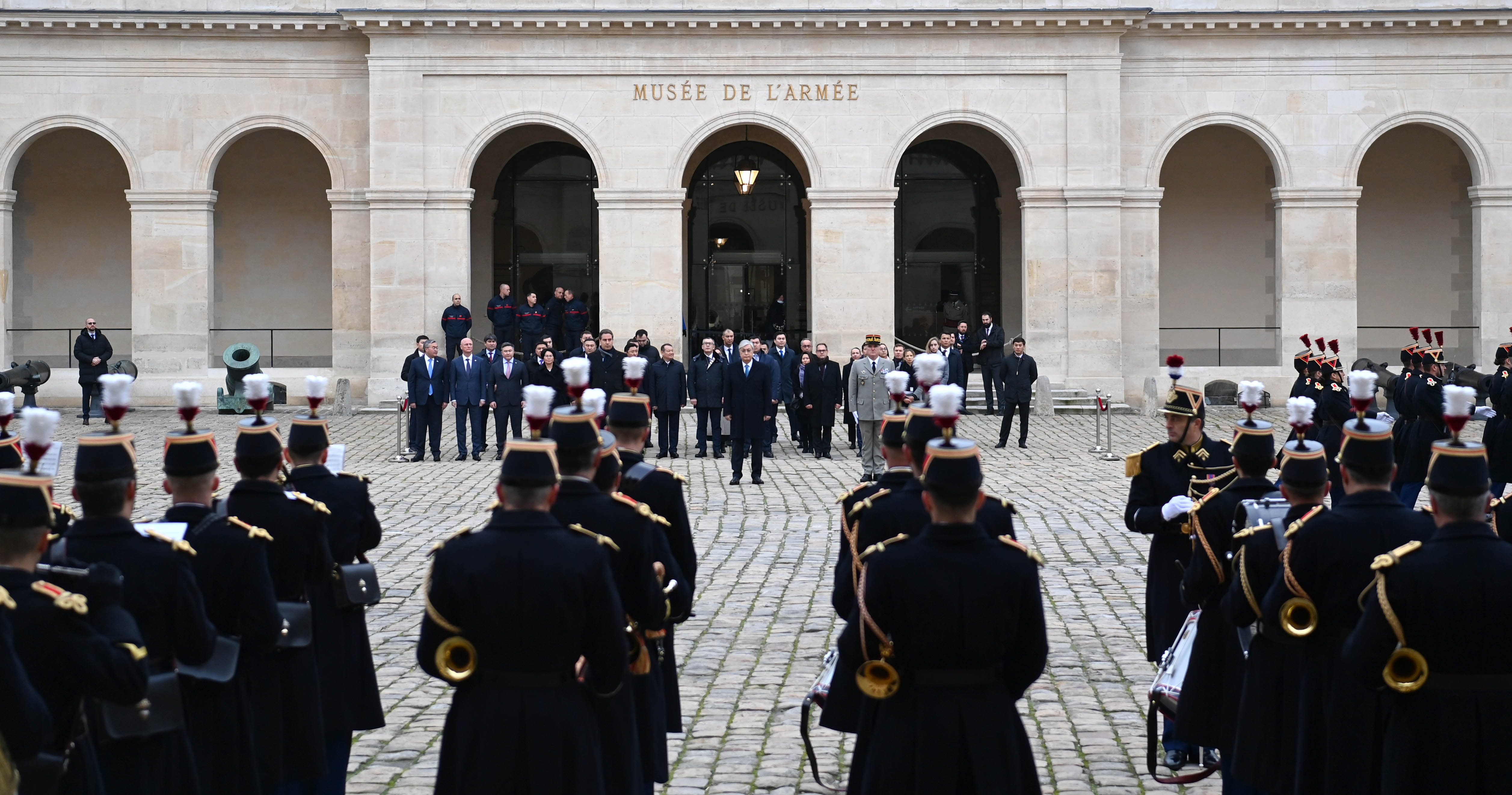اقوردادان ەليسەي سارايىنا دەيىن