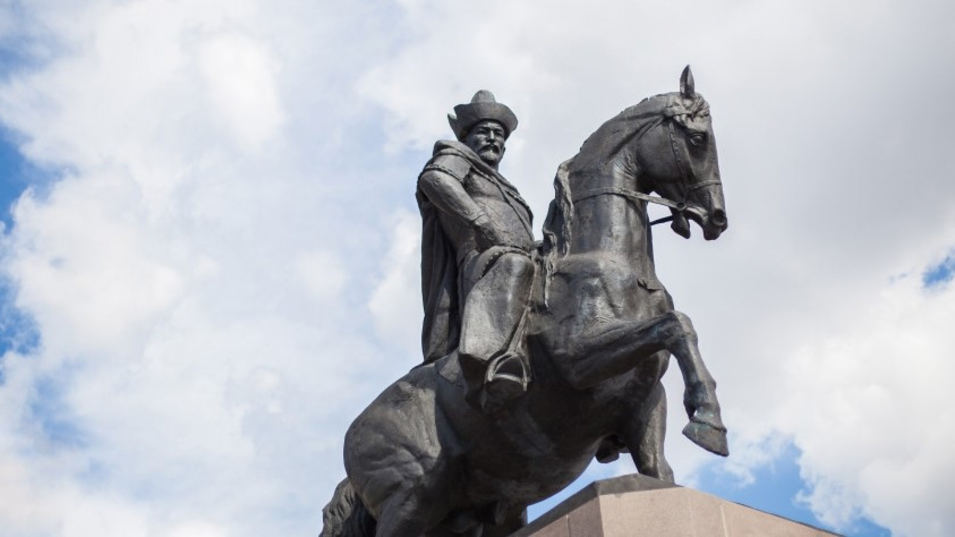 كوكشەتاۋ حان كەنەنى  ۇلىقتادى