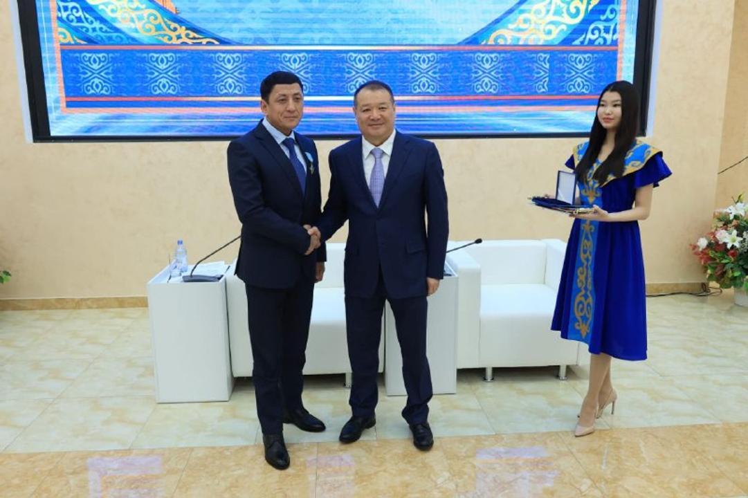 قۇرىلىسشىعا – قۇرمەت