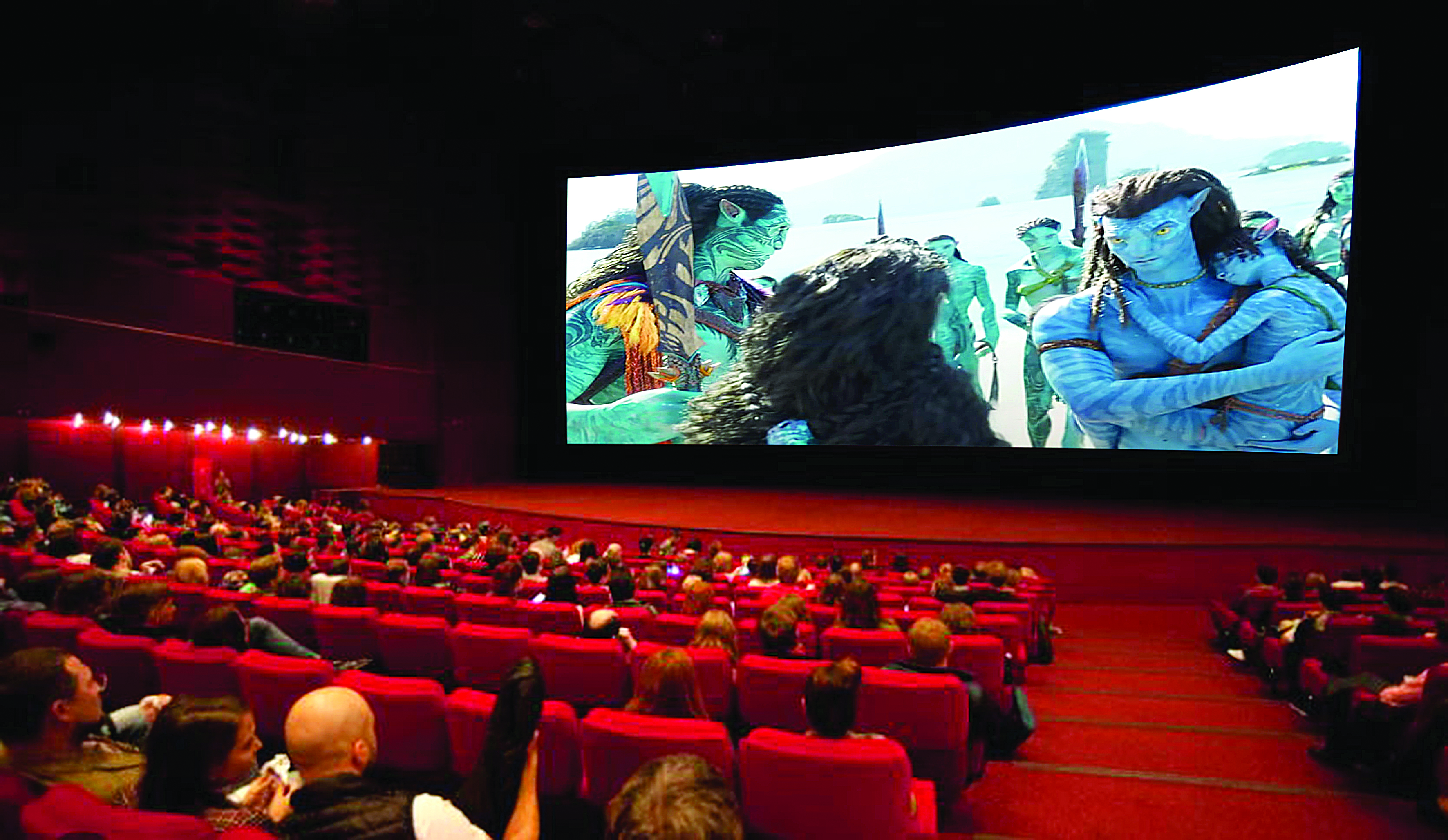 كينوتەاترلار مەملەكەتتىك ءتىلدى نەگە شەتتەتەدى؟