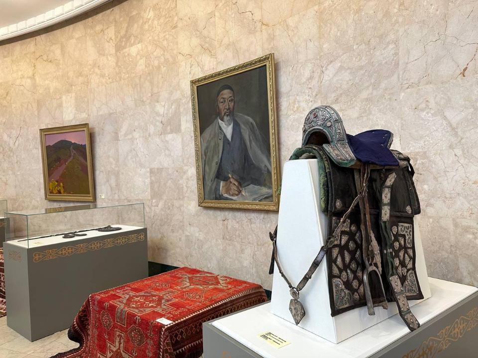 قازاق داناسىنا ارنالعان تاشكەنت كورمەسى